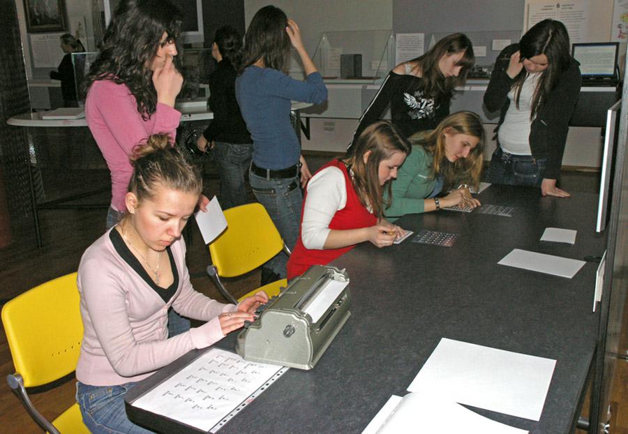 REGISTER FOR THE WORKSHOP: How to write in Braille?